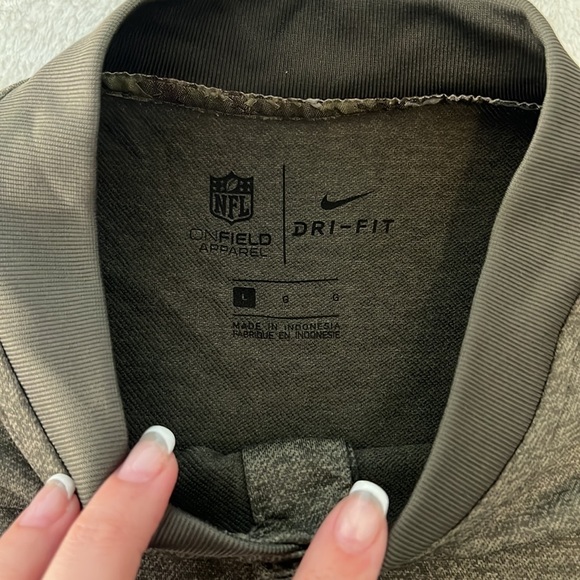 Nike Dri-Fit Salute to Service Las Vegas Raiders Henley Tee - Picture 5 of 10